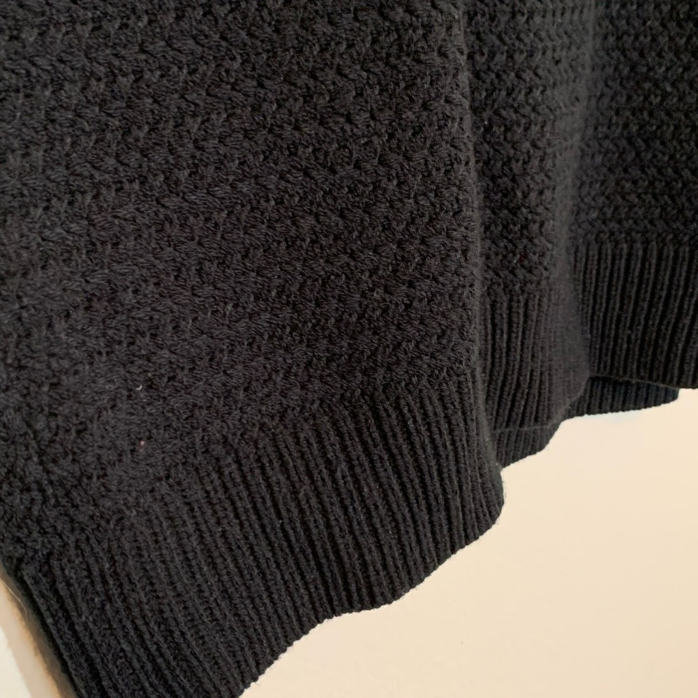 New York and Co. (size L) Black Short-sleeve, Cable print, boat neck Sweater Top - Picture 6 of 8